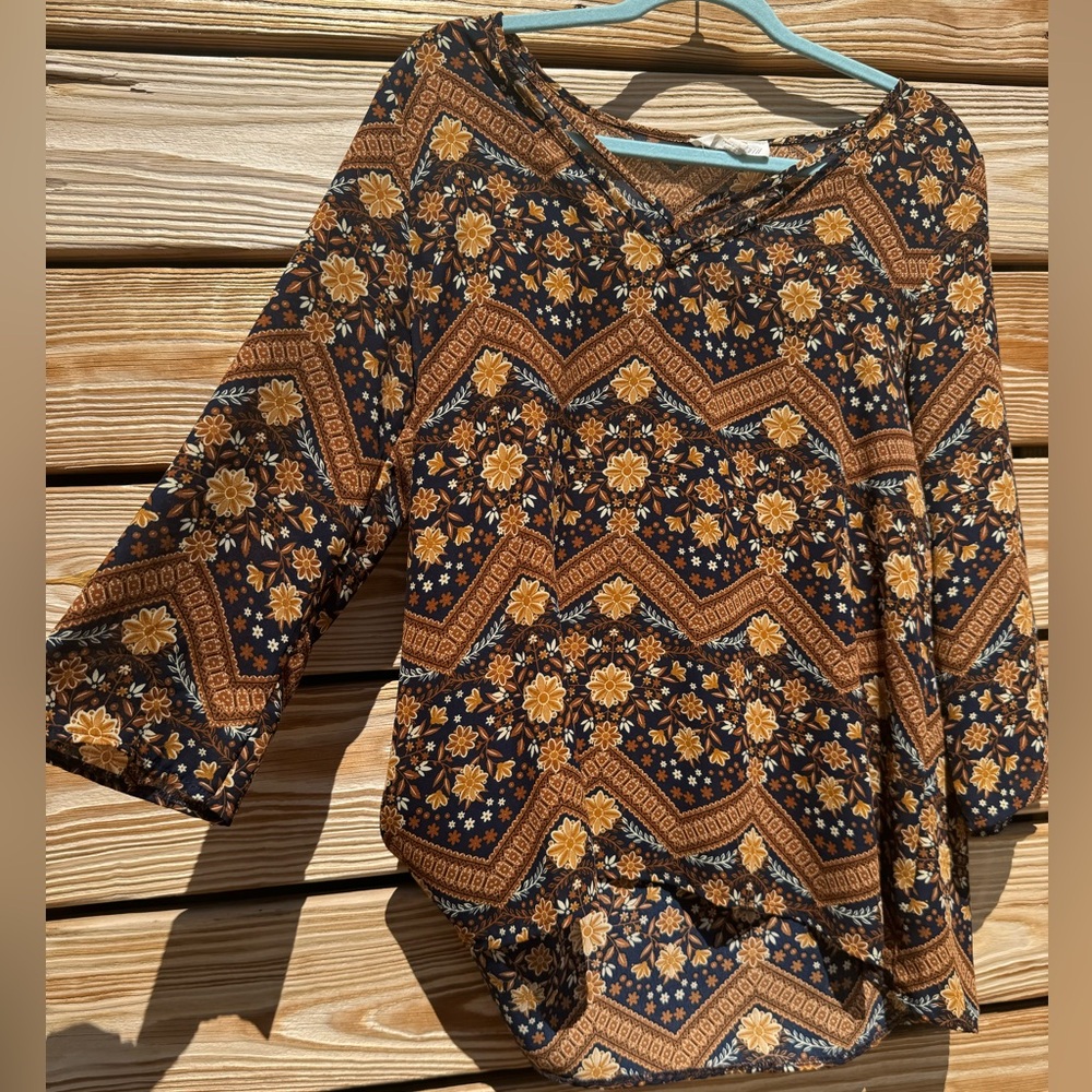 VINTAGE INSPIRED FALL PATTERNED TOP W/DETAILED SLEEVES, L